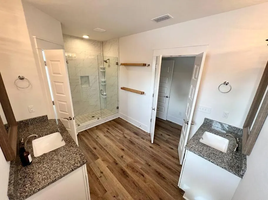 Spacious 4Br Beach Home With Golf Cart & Pool Access Destin